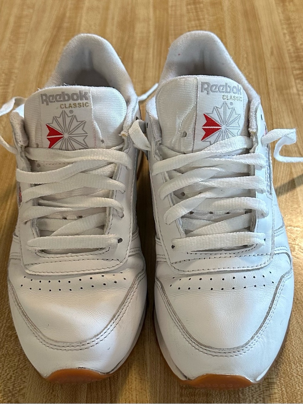 Reebok Classic Leather Women's Low Top Sneakers